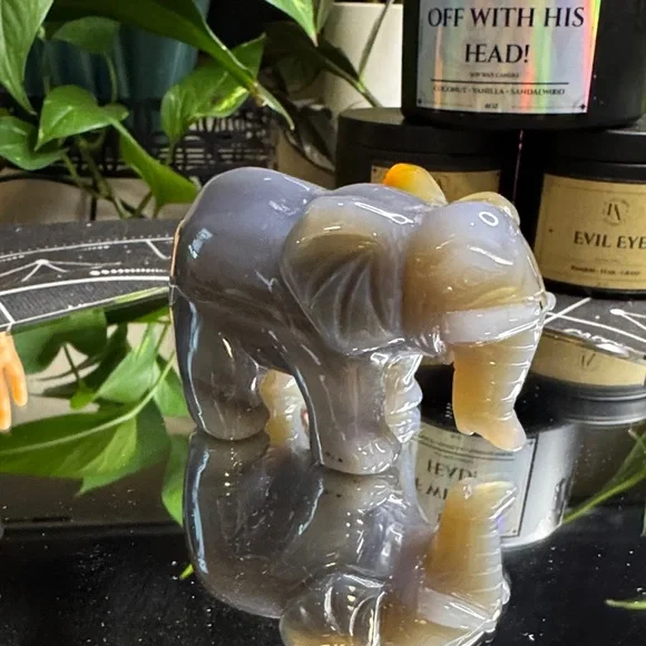 Agate Elephant Figurine - Picture 3 of 9
